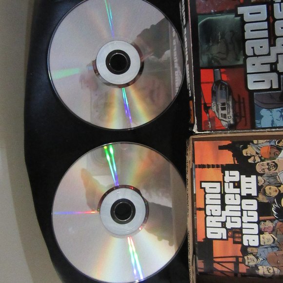 Grand Theft Auto III- 2 Disks - Picture 5 of 7